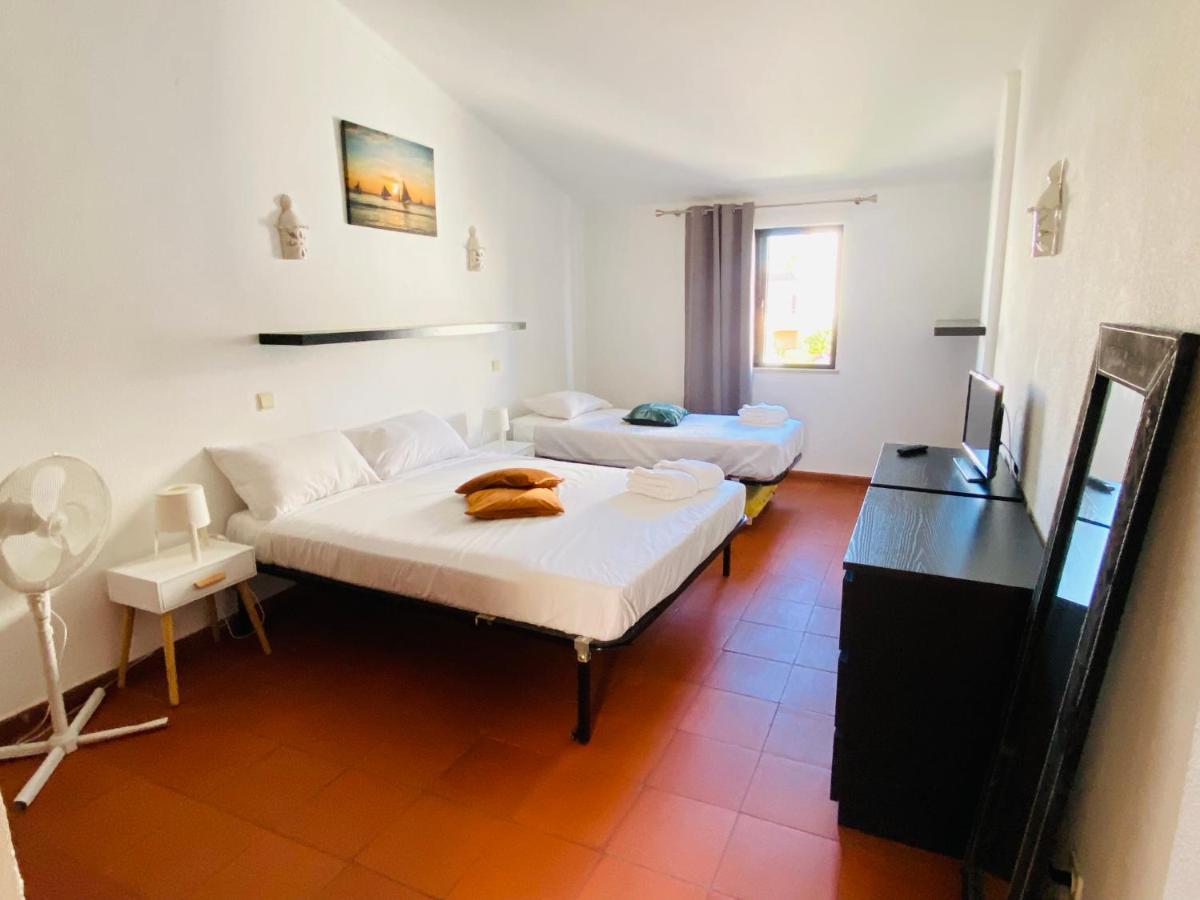 Summer House, Only 2 Minutes To The Beach In Vilamoura! 빌라 외부 사진